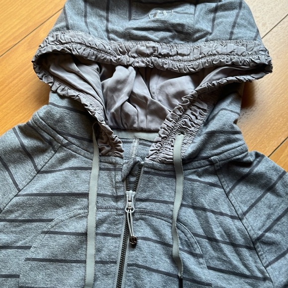 Lululemon Movement Jacket size 6 - Picture 3 of 11